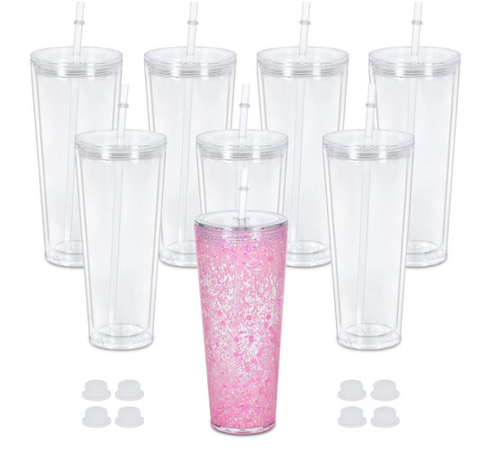 Clear tumblers with lid and straws.